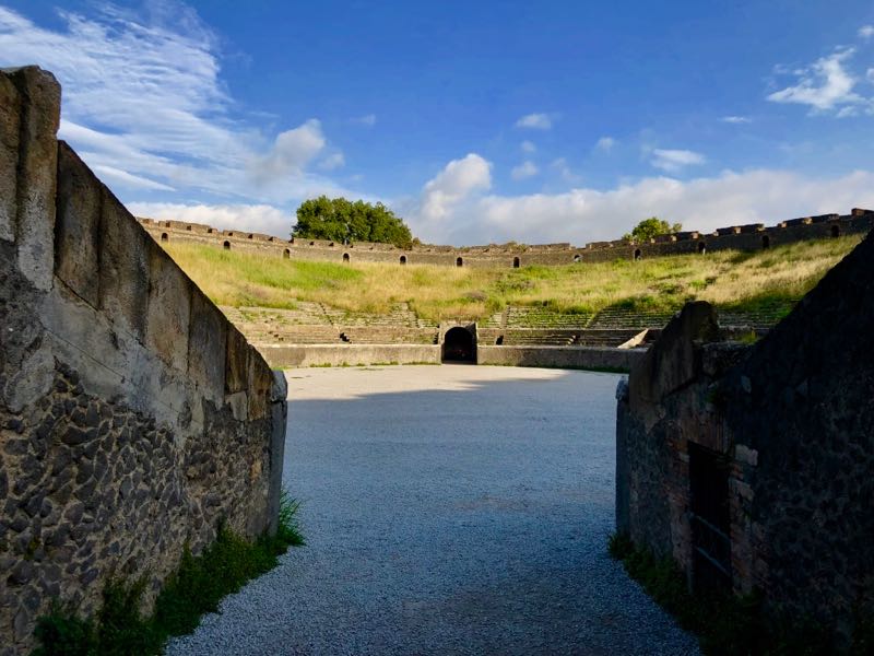 pompei anfiteatro italyproguide