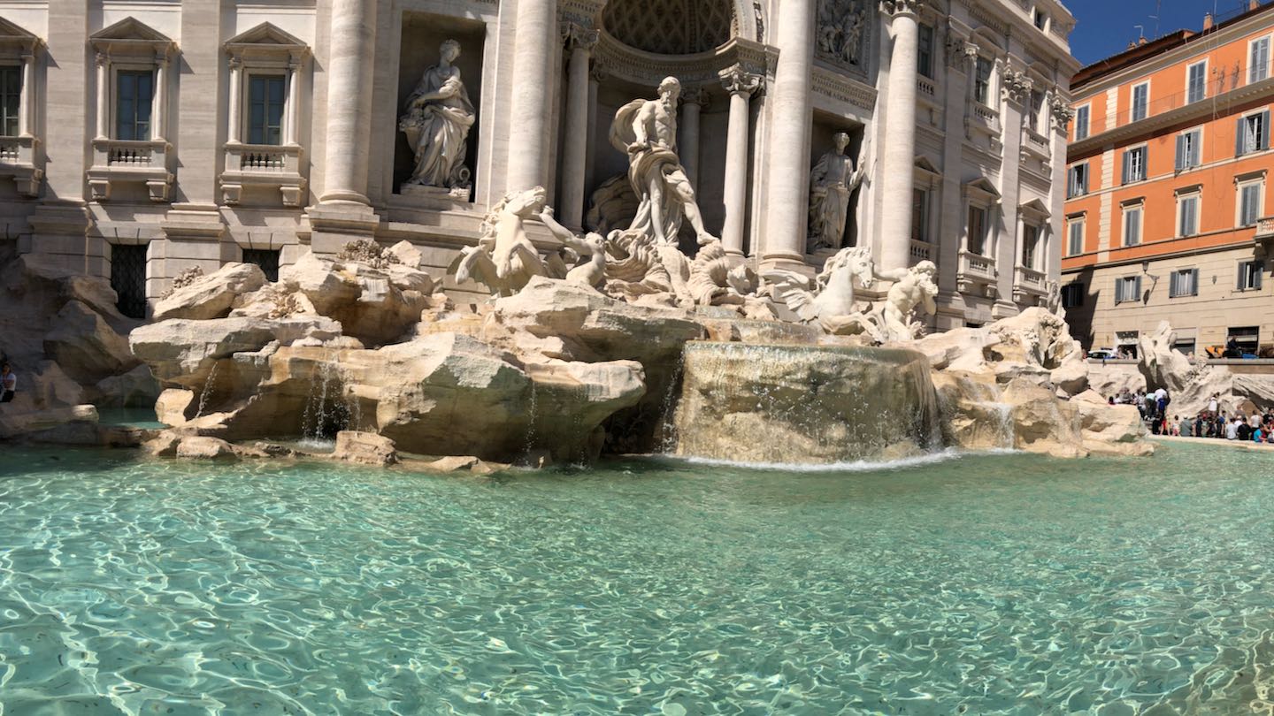 The ace of cups at the Trevi Fountain ItalyProGuide