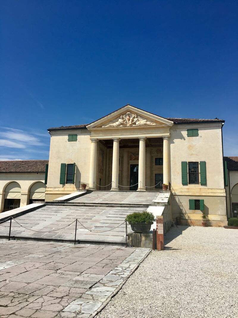 villa emo